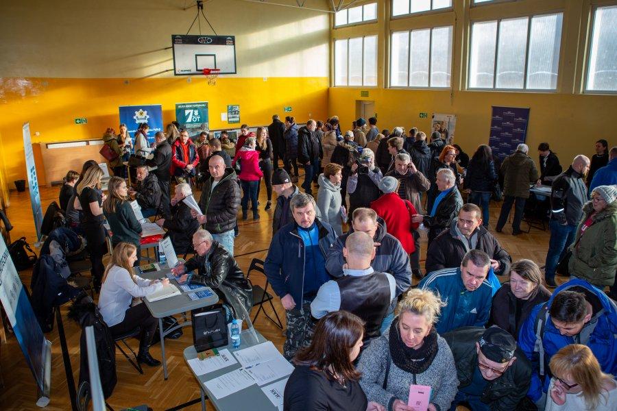 Zdjęcie galerii artykułu: II Dzielnicowe Targi Pracy w Gdyni_4.jpg - II Dzielnicowe Targi Pracy w Gdyni_4.jpg